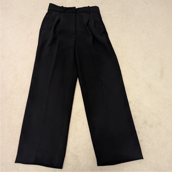 SOLD Aritzia Wilfred Effortless Pant - Picture 1 of 3